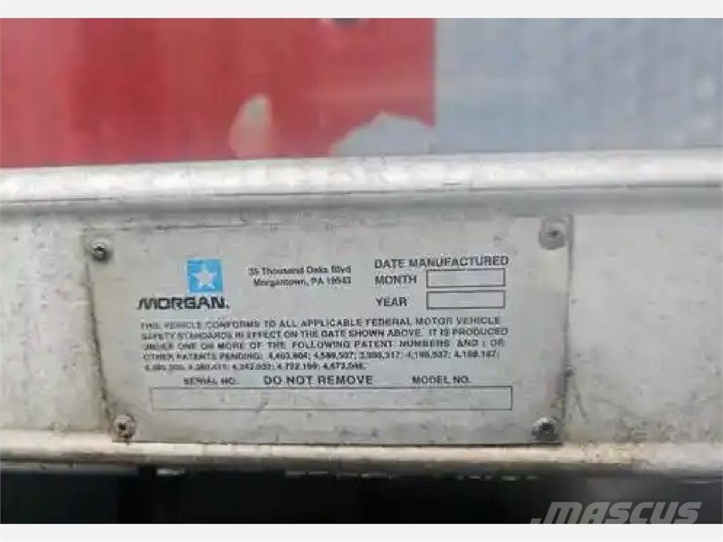 Hino 195 شاحنات ذات هيكل صندوقي