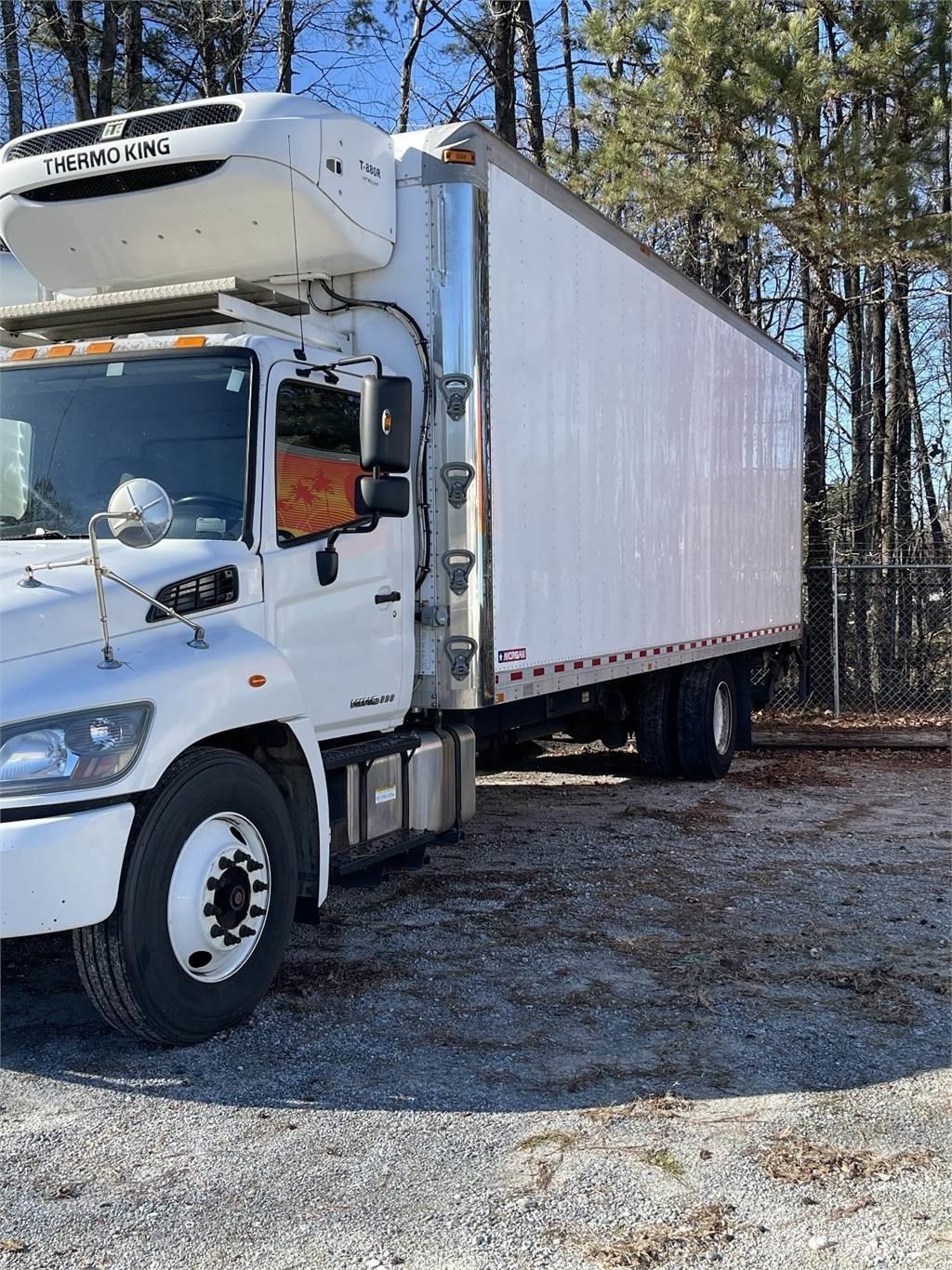 Hino 268 شاحنات بدرجة حرارة قابلة للضبط