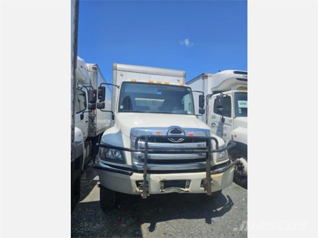 Hino 268 شاحنات ذات هيكل صندوقي