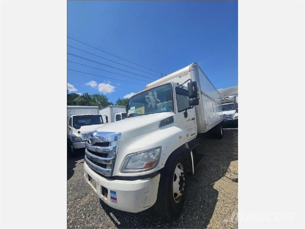 Hino 268 شاحنات ذات هيكل صندوقي