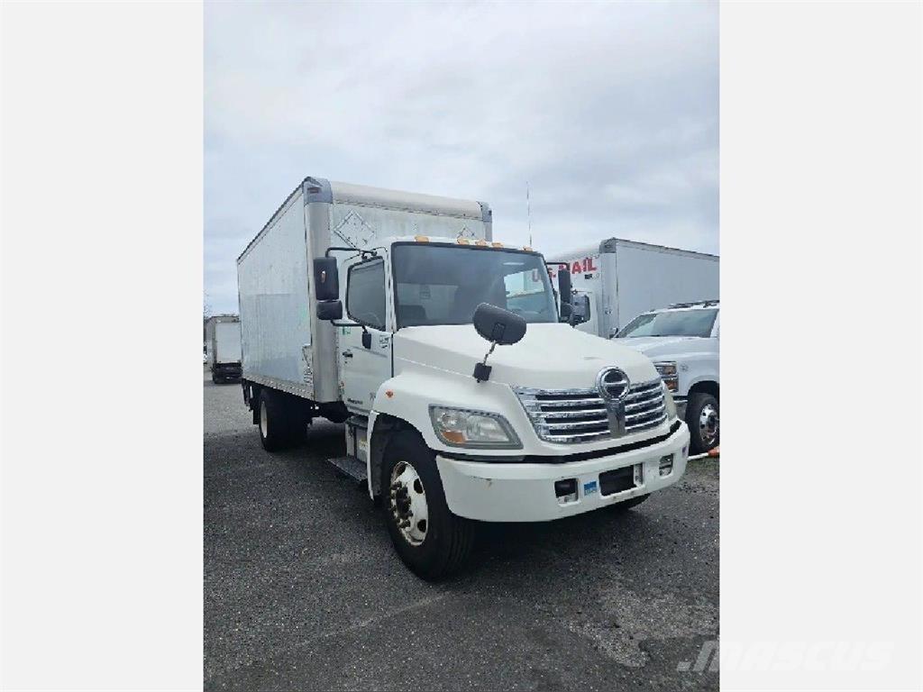 Hino 268 شاحنات ذات هيكل صندوقي
