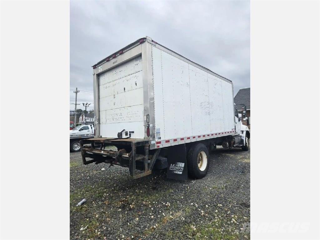 Hino 268 شاحنات ذات هيكل صندوقي