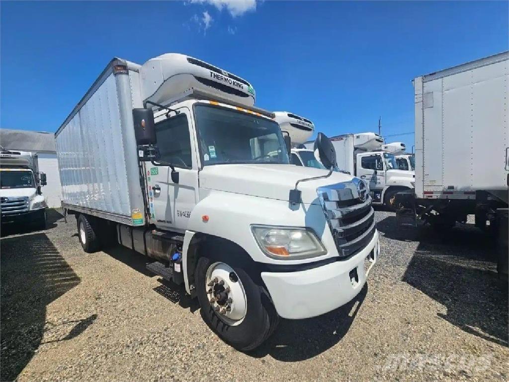 Hino 338 شاحنات بدرجة حرارة قابلة للضبط
