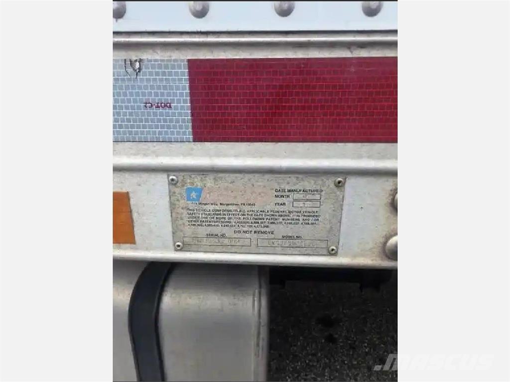 Hino 338 شاحنات ذات هيكل صندوقي