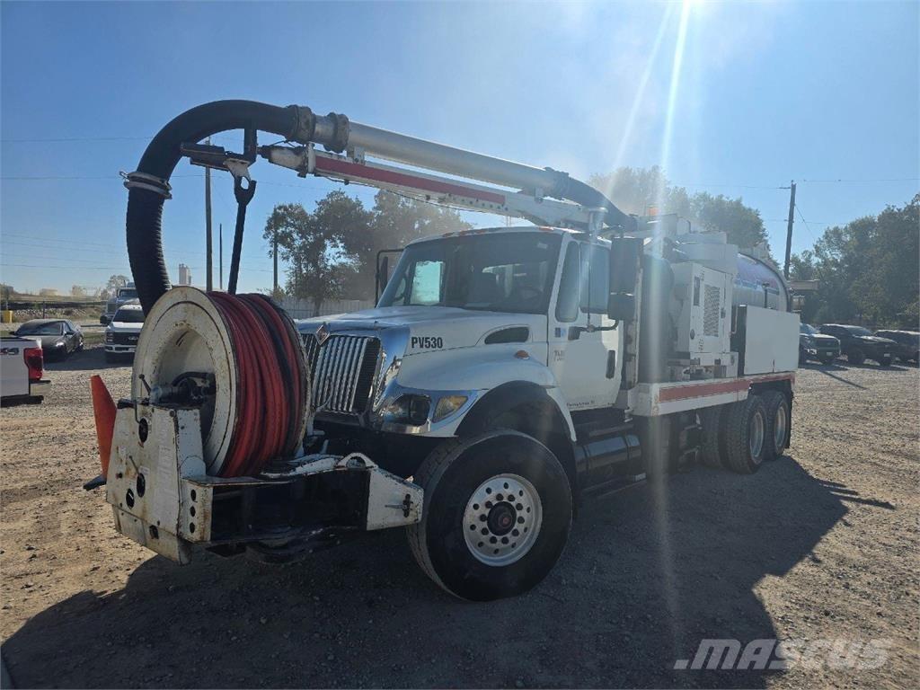 International 4400 شاحنات أخرى