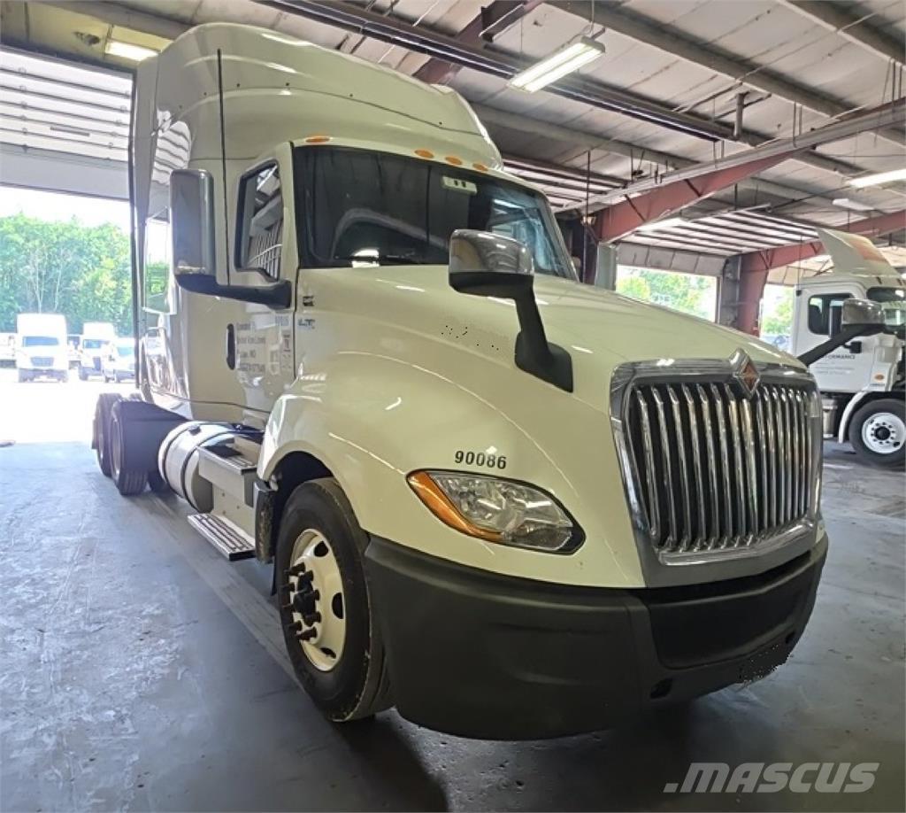 International LT وحدات الجر