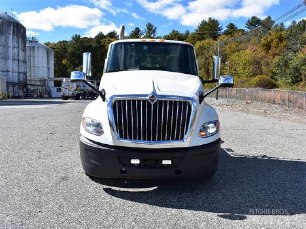 International LT625 وحدات الجر