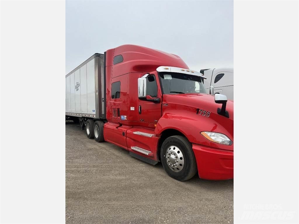 International LT625 وحدات الجر