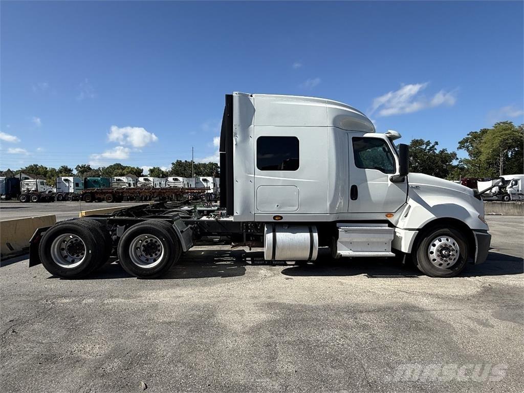 International LT625 وحدات الجر