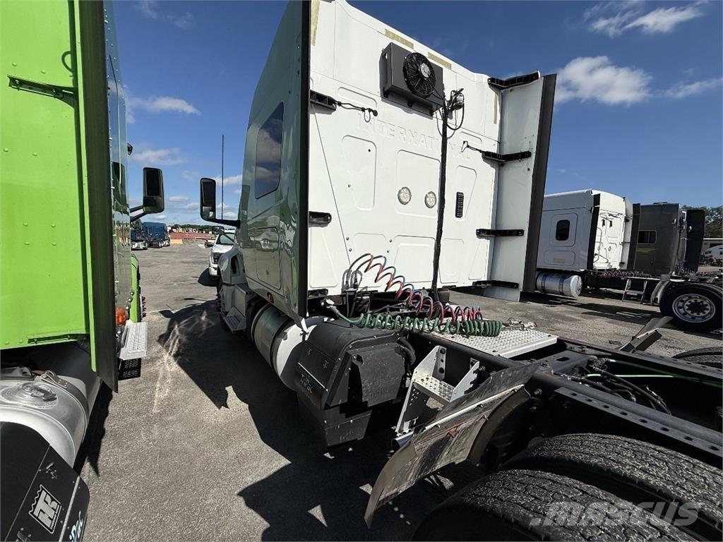 International LT625 وحدات الجر