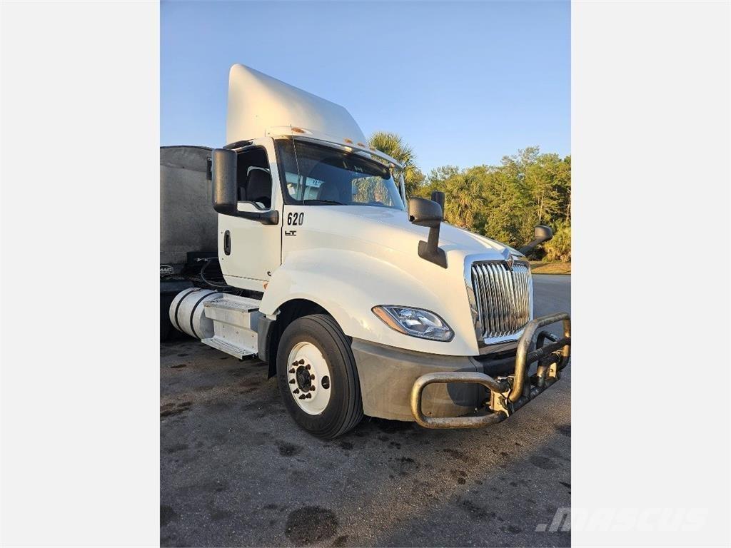 International LT625 وحدات الجر