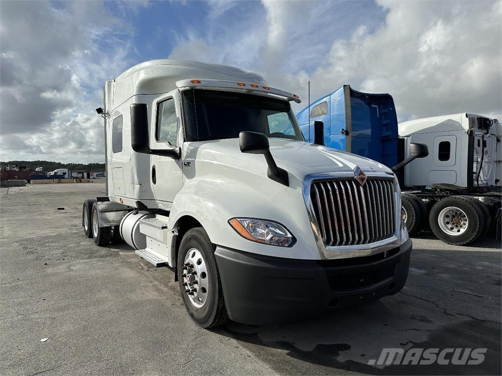 International LT625 وحدات الجر