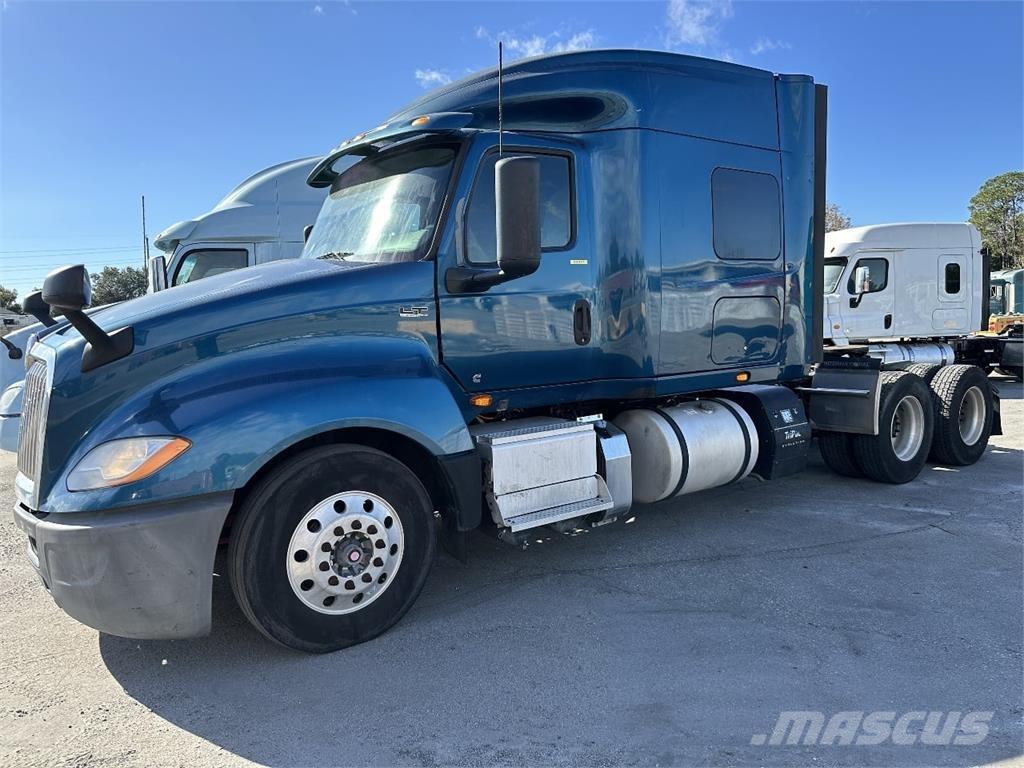 International LT625 وحدات الجر