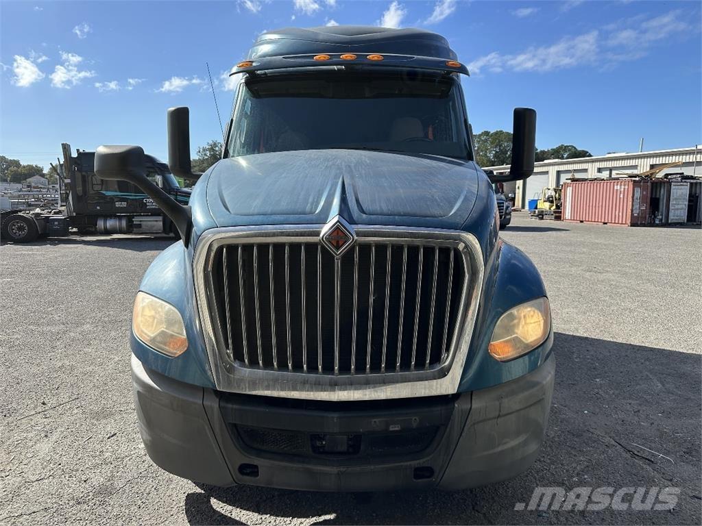 International LT625 وحدات الجر