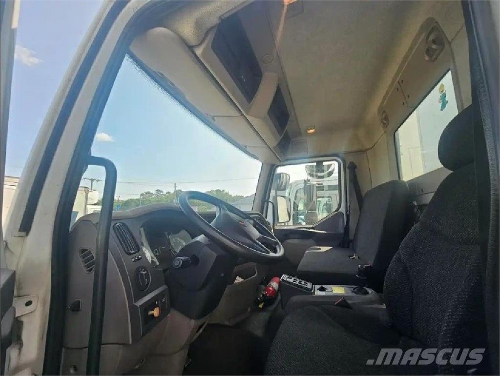 Kenworth K370 شاحنات ذات هيكل صندوقي