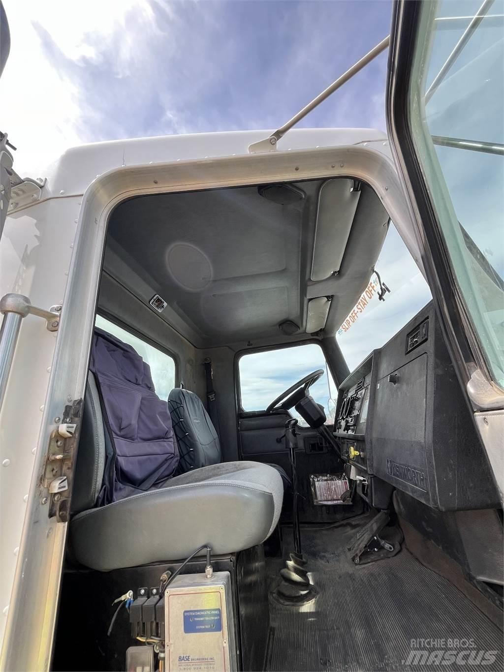 Kenworth T300 شاحنات أخرى