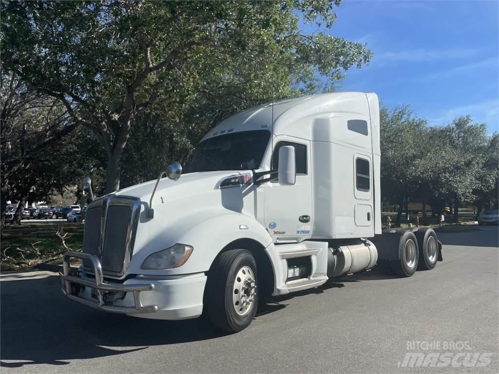 Kenworth T680 وحدات الجر