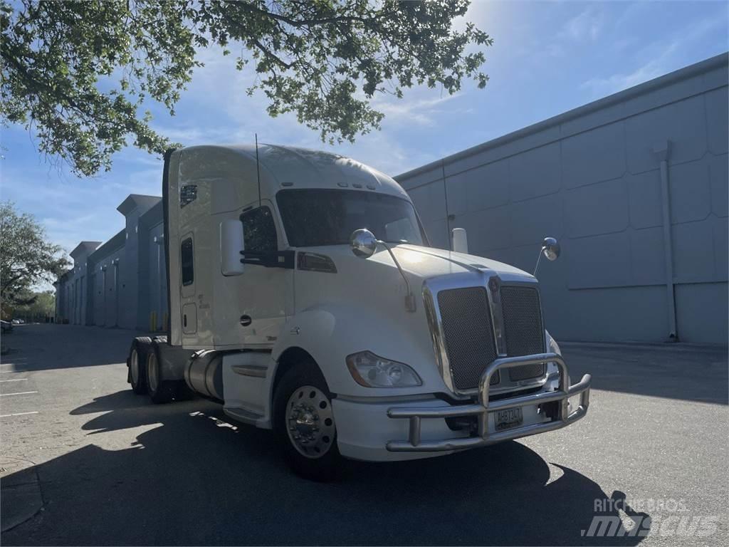 Kenworth T680 وحدات الجر
