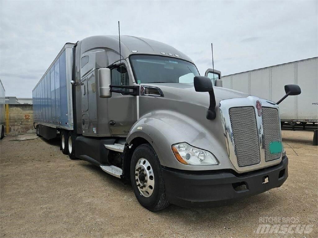 Kenworth T680 وحدات الجر