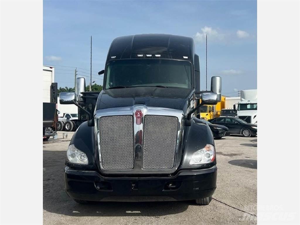 Kenworth T680 وحدات الجر