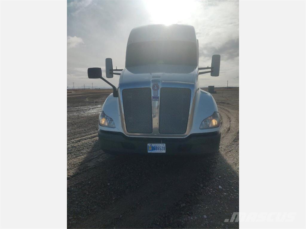 Kenworth T680 وحدات الجر