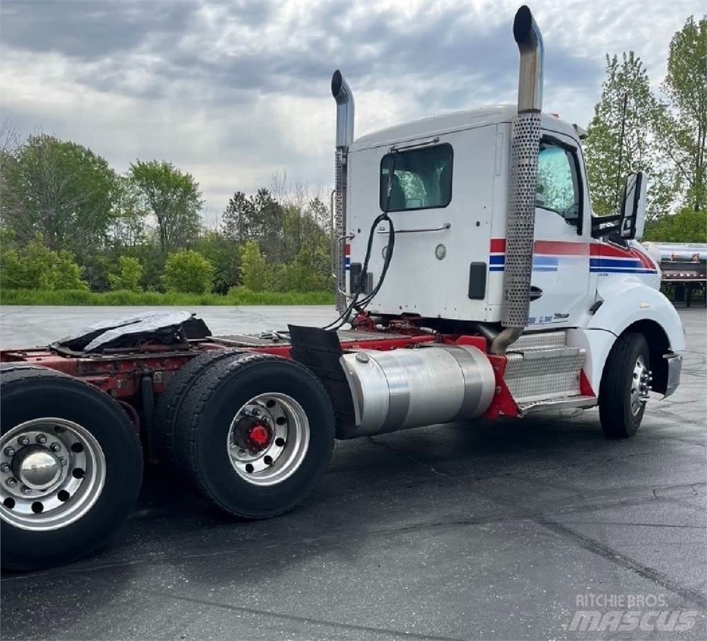Kenworth T680 وحدات الجر