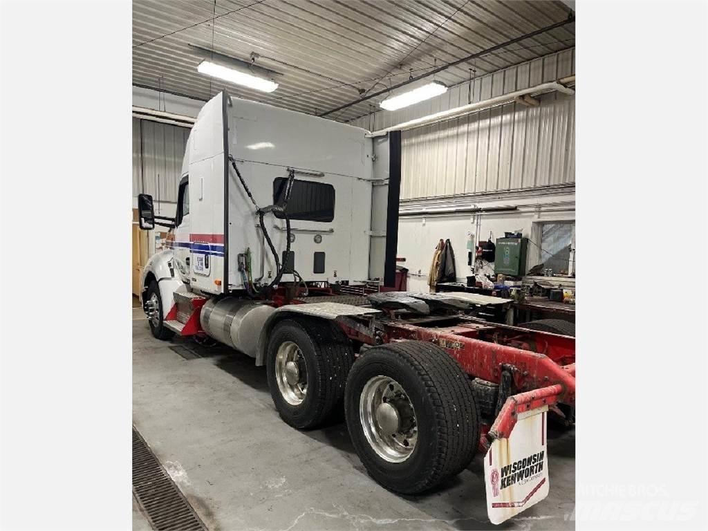 Kenworth T680 وحدات الجر