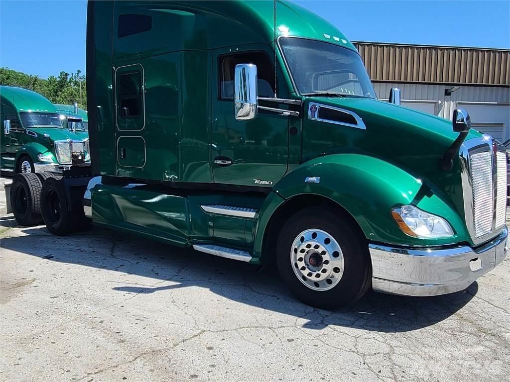 Kenworth T680 وحدات الجر