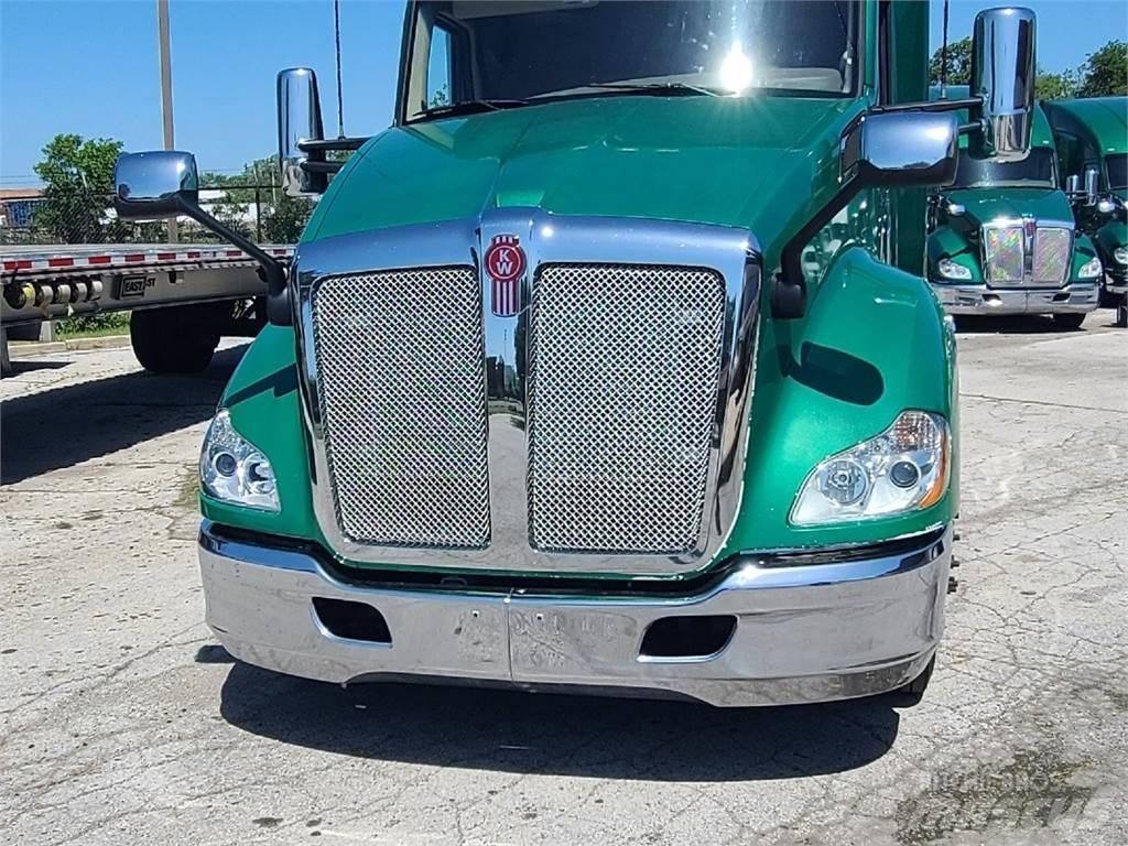 Kenworth T680 وحدات الجر