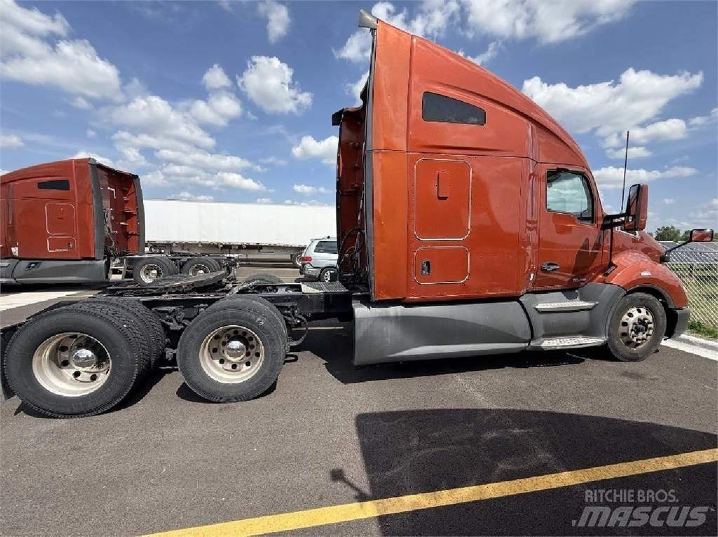 Kenworth T680 وحدات الجر