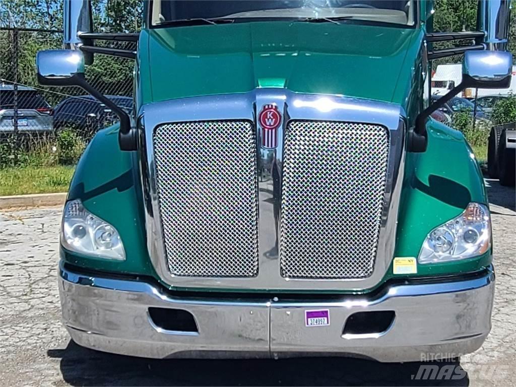 Kenworth T680 وحدات الجر