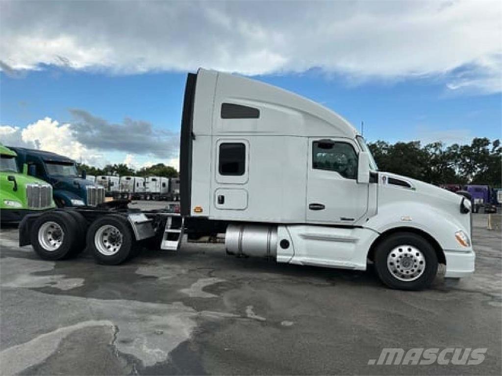 Kenworth T680 وحدات الجر