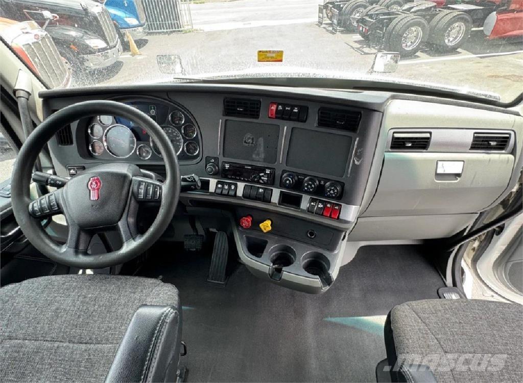 Kenworth T680 وحدات الجر