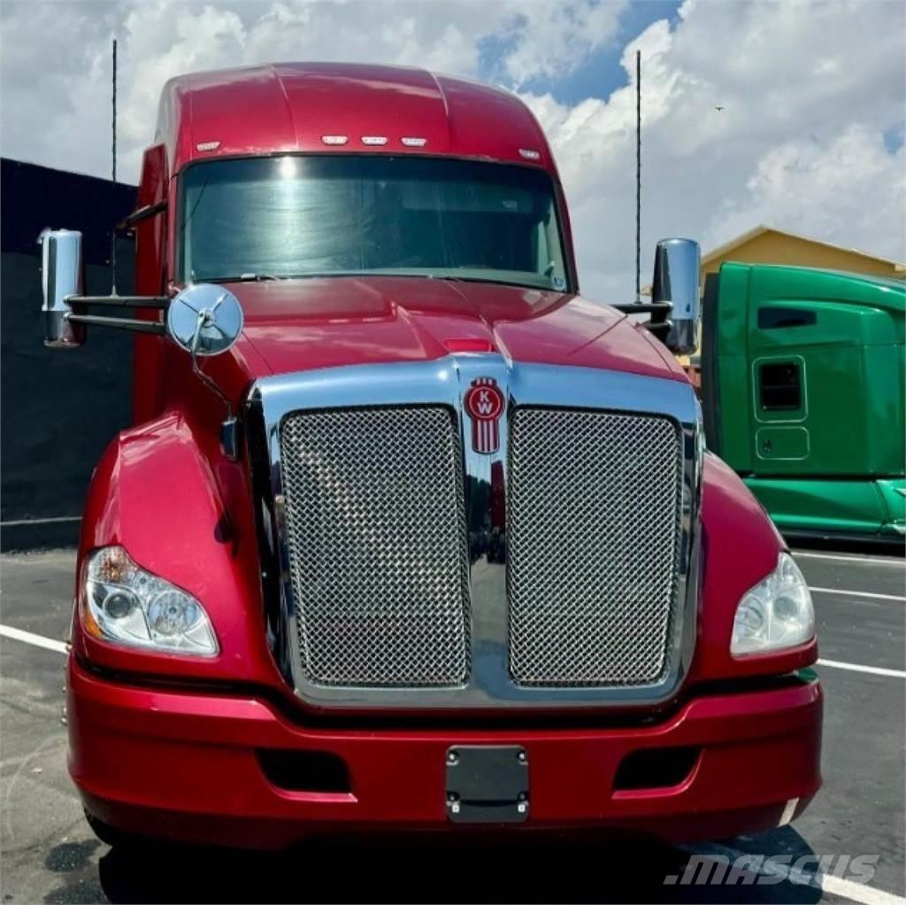 Kenworth T680 وحدات الجر