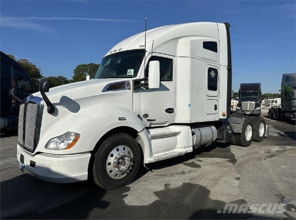 Kenworth T680 وحدات الجر