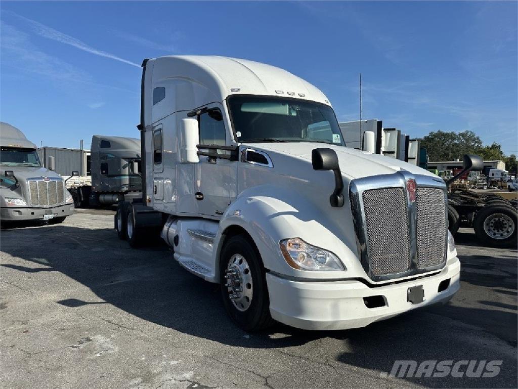 Kenworth T680 وحدات الجر
