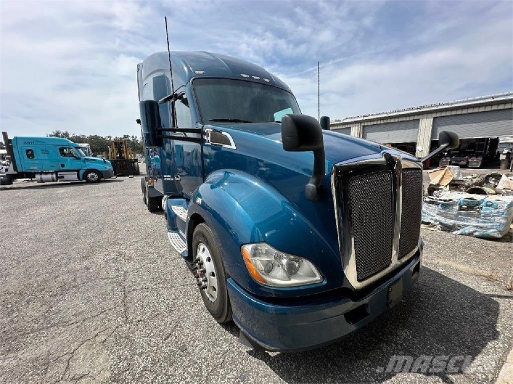 Kenworth T680 وحدات الجر