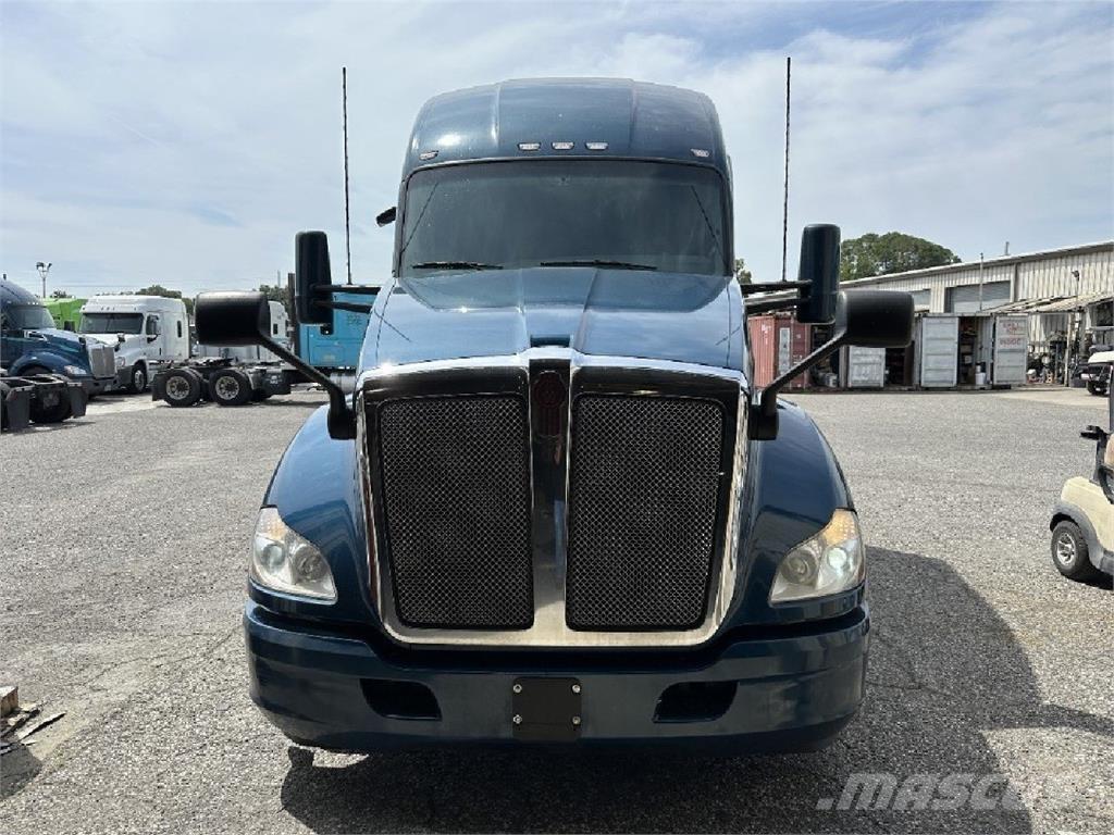 Kenworth T680 وحدات الجر