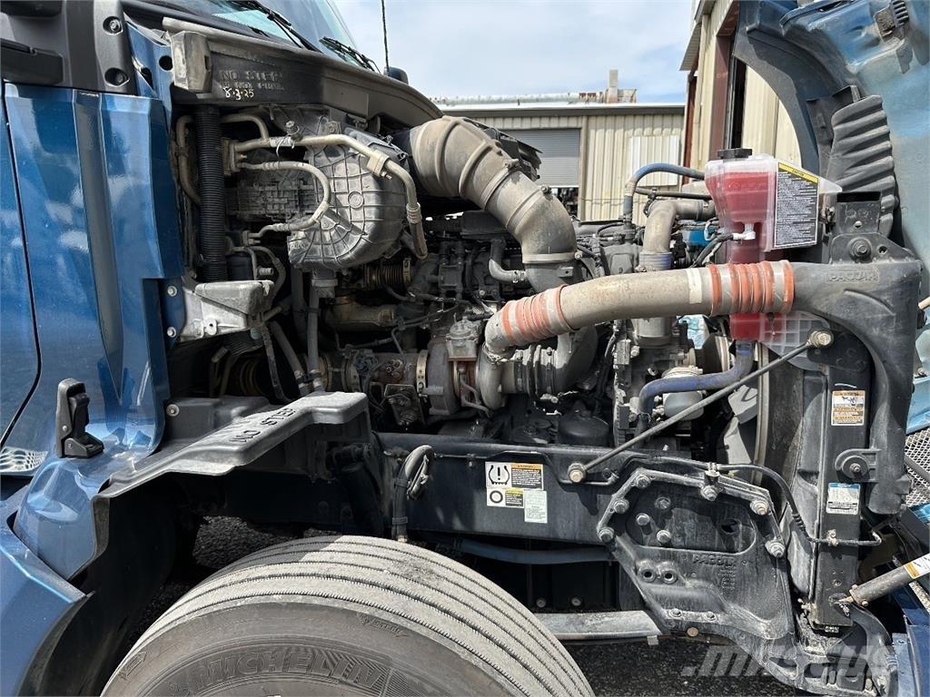 Kenworth T680 وحدات الجر
