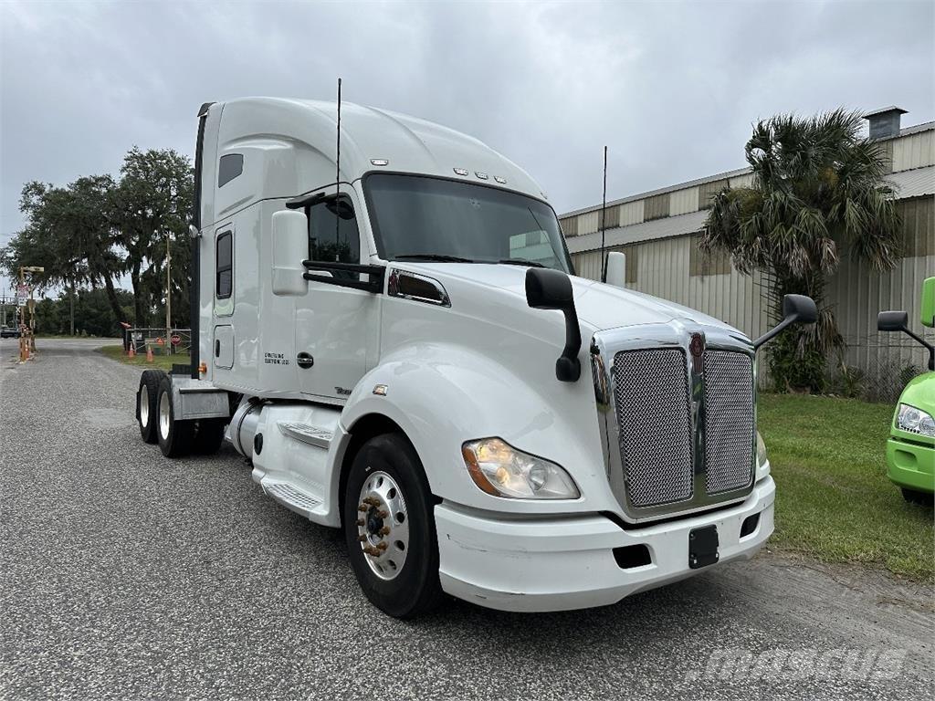 Kenworth T680 وحدات الجر