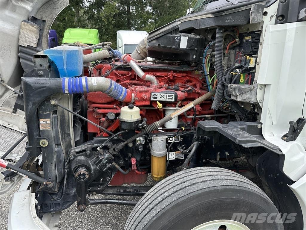 Kenworth T680 وحدات الجر