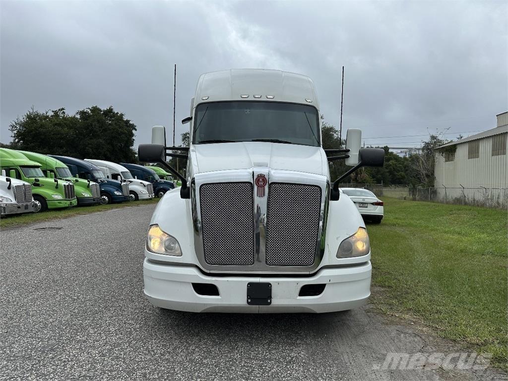 Kenworth T680 وحدات الجر