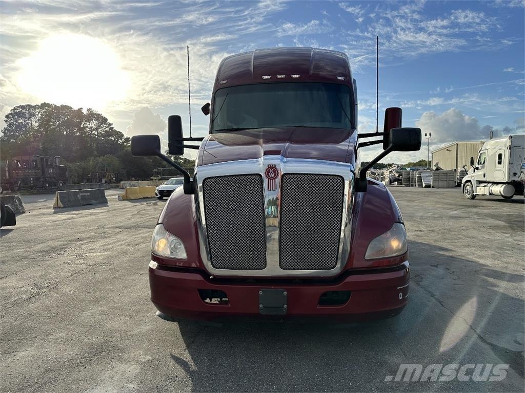 Kenworth T680 وحدات الجر