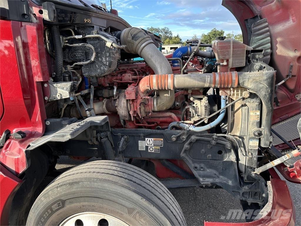 Kenworth T680 وحدات الجر