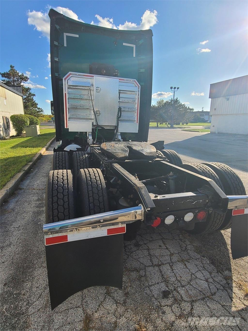 Kenworth T680 وحدات الجر