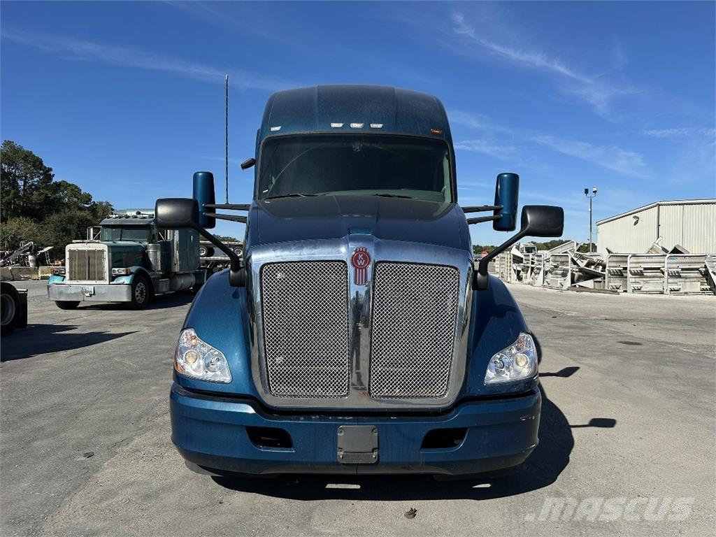 Kenworth T680 وحدات الجر