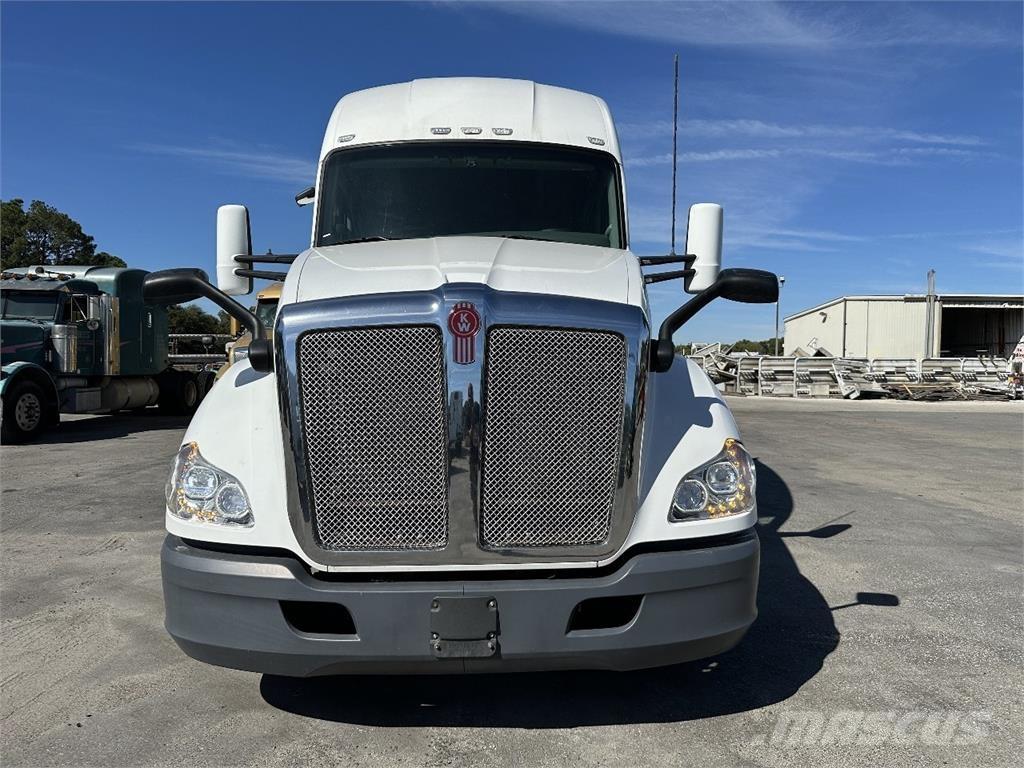 Kenworth T680 وحدات الجر