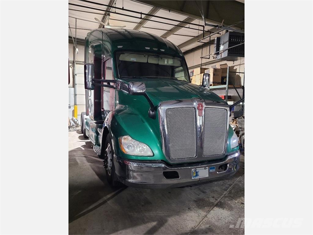 Kenworth T680 وحدات الجر