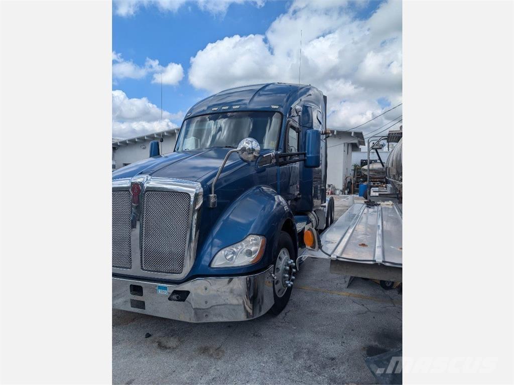 Kenworth T680 وحدات الجر