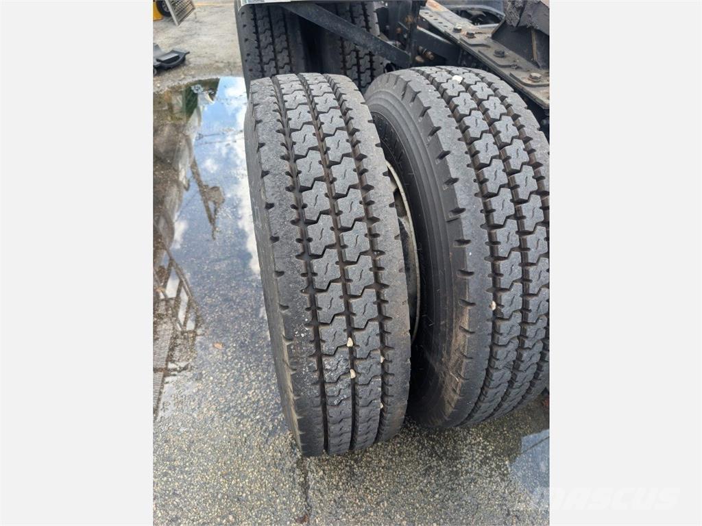 Kenworth T680 وحدات الجر